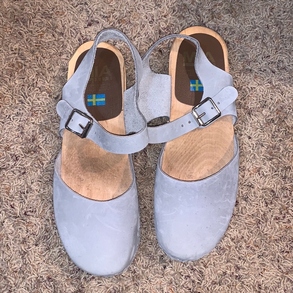 MIA Light Gray Suede Slingback Clogs with Buckle